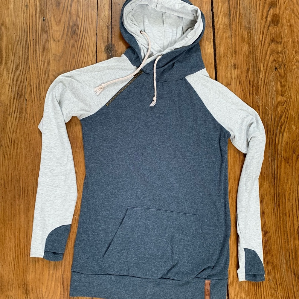 Light weight Ampersand hoodie